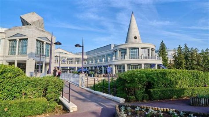 Hulen AMC Times: A Comprehensive Guide to This Iconic Shopping and Entertainment Destination