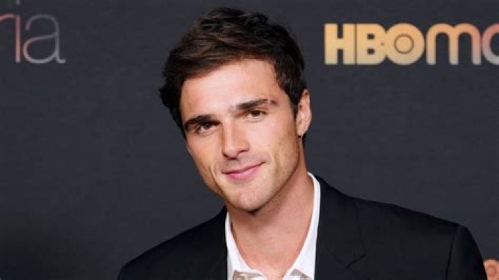 Jacob Elordi: Unveiling the Truth Behind His Relationships
